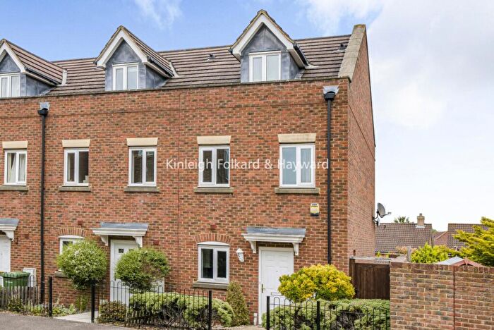 3 Bedroom Terraced House To Rent In Gardenia Road, Bromley, BR1