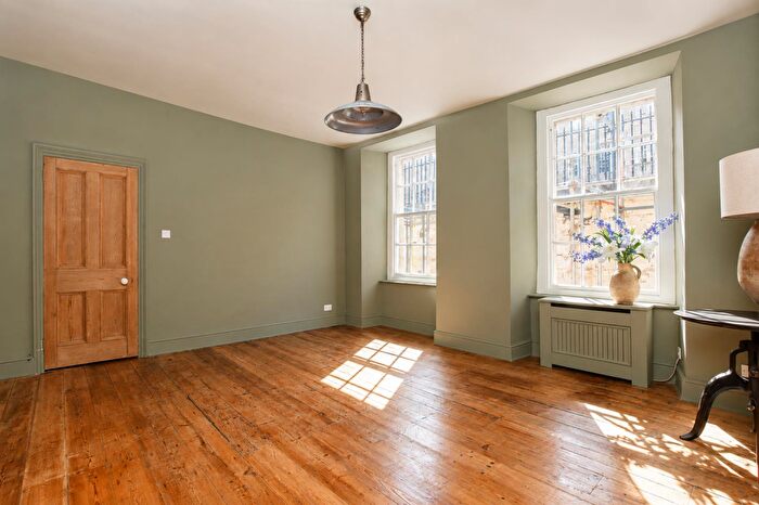 2 Bedroom Apartment To Rent In Connaught Mansions, Great Pulteney Street, Bath, BA2