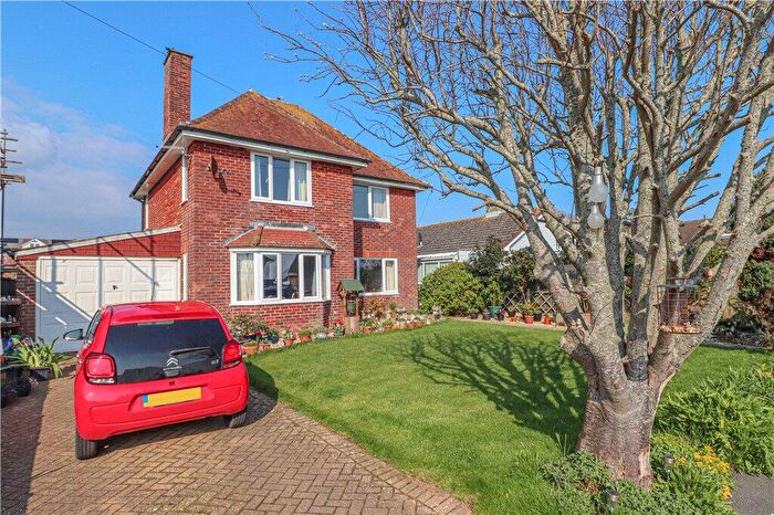 3 Bedroom Detached House To Rent In Meadow Way, Yaverland, PO36