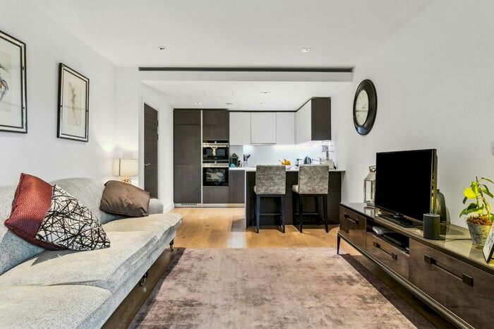 2 Bedroom Flat For Sale In Quayside House, Kew Bridge Road, TW8