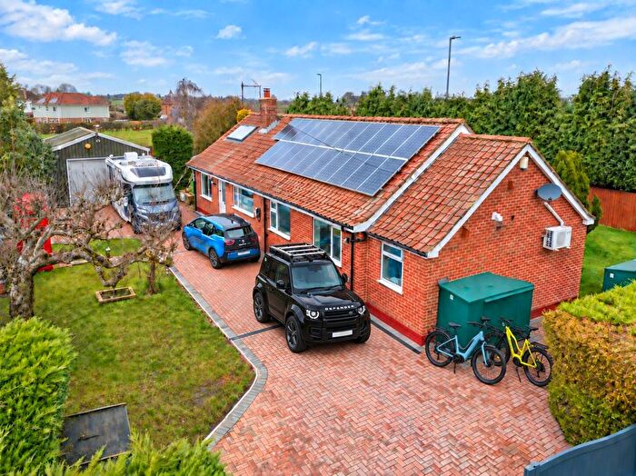 3 Bedroom Detached House For Sale In Hammerton Close, Kirk Hammerton, York, YO26