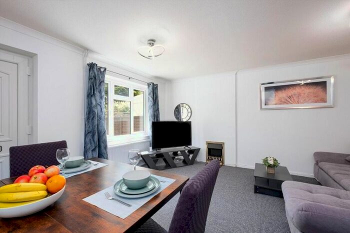 3 Bedroom Flat To Rent In Oyster Row, Cambridge, CB5