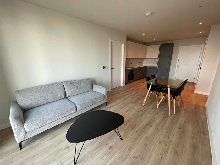 2 Bedroom Apartment To Rent In The Gate, Meadowside, Angel Meadows Manchester, M4