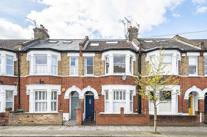 2 Bedroom Flat To Rent In Steerforth Street, Earlsfield, SW18