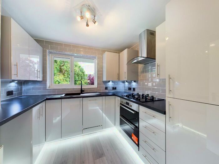 1 Bedroom Apartment To Rent In Figtree Hill, Hemel Hempstead, Hertfordshire, HP2