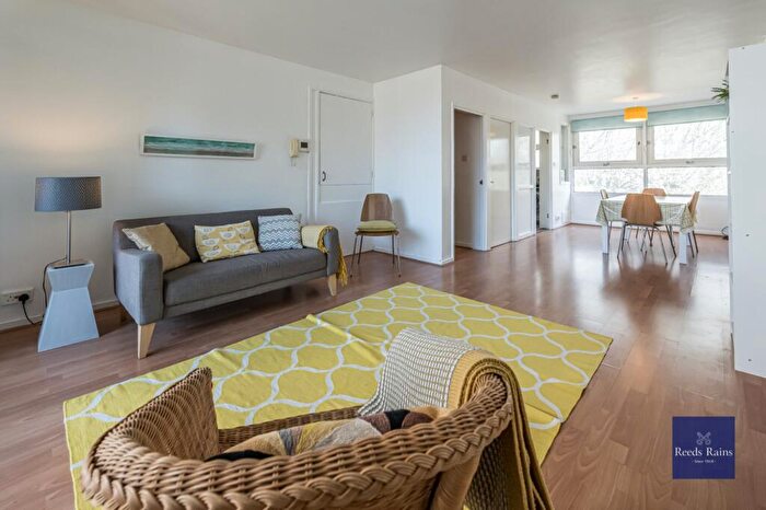 2 Bedroom Apartment To Rent In Kennington Road, London, SE11