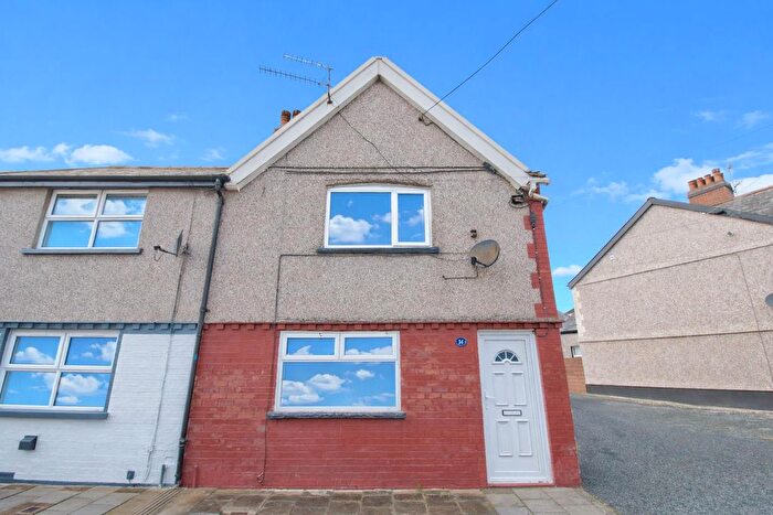 3 Bedroom End Terrace House To Rent In Greys Crescent, Tir-Y-Berth, Hengoed, CF82