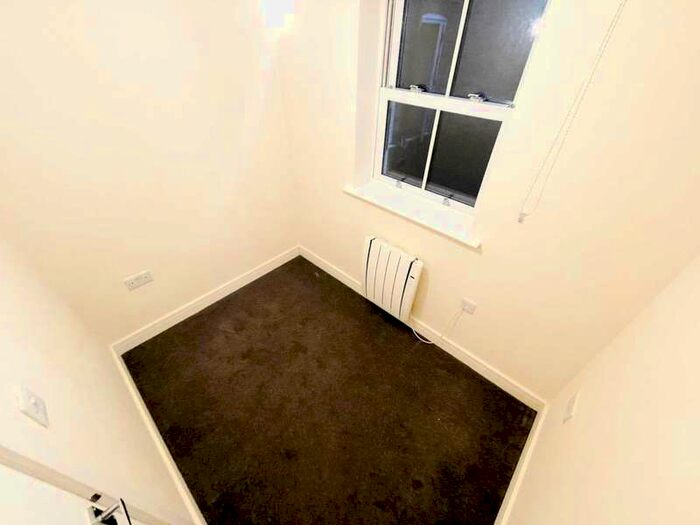 2 Bedroom Apartment To Rent In Fitzwilliam, LN8