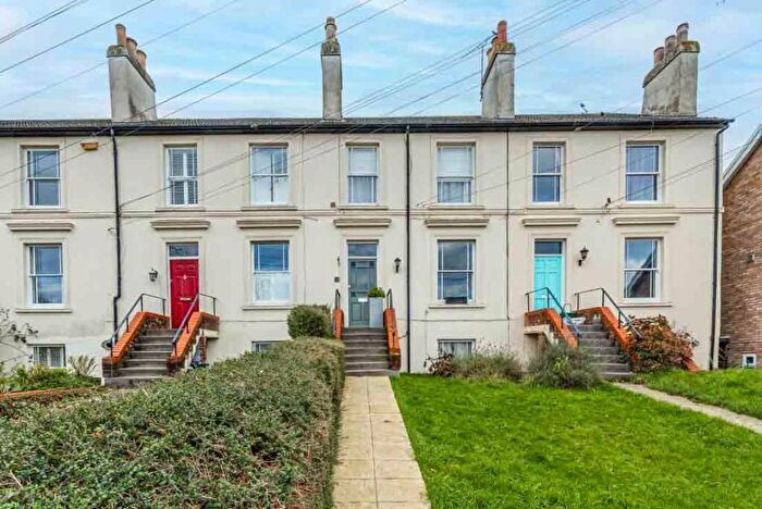 3 Bedroom Terraced House For Sale In Prospect Road, St. Albans, Hertfordshire, AL1