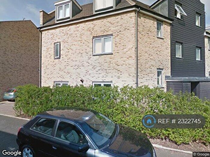 7 Bedroom Semi-Detached House To Rent In Gladeside, Cambridge, CB4