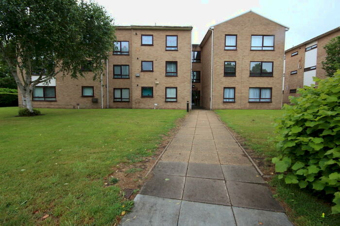 2 Bedroom Apartment To Rent In Avenue Road, Erith, DA8