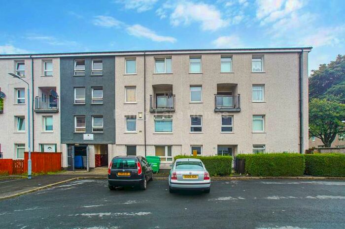3 Bedroom Maisonette Flat To Rent In Ettrick Terrace, Corseford, Johnstone, PA5