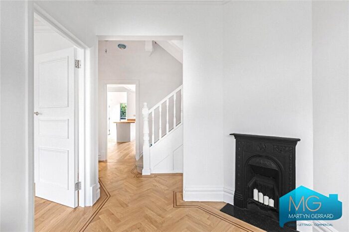 5 Bedroom Semi-Detached House To Rent In Pollard Road, Whetstone, London, N20