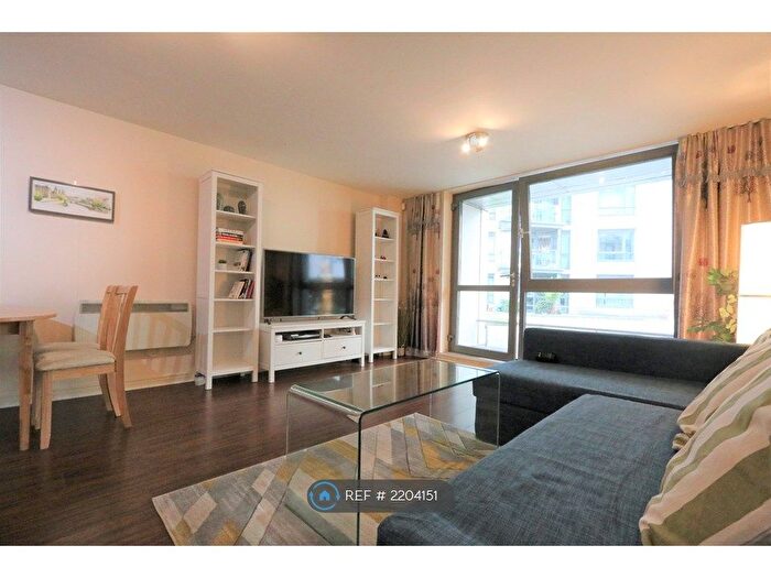 2 Bedroom Flat To Rent In Centenary Plaza, Birmingham, B1