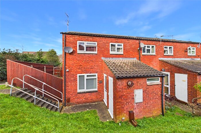 3 Bedroom End Of Terrace House For Sale In Austen Gardens, Newbury, Berkshire, RG14