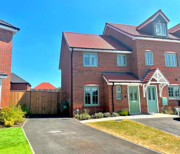 2 Bedroom Semi-Detached House To Rent In George Jackson Avenue, Holmes Chapel, Crewe, CW4