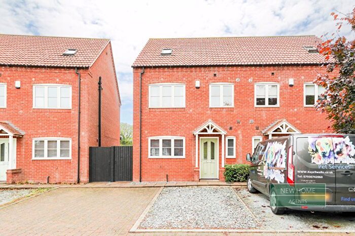 3 Bedroom Semi Detached House For Sale In Moreton Close, Great Gonerby, Grantham, NG31