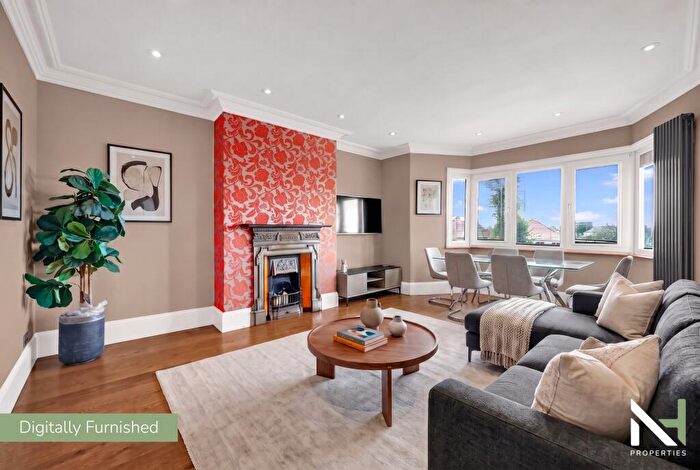 3 Bedroom Flat To Rent In Hale Lane, Mill Hill, NW7