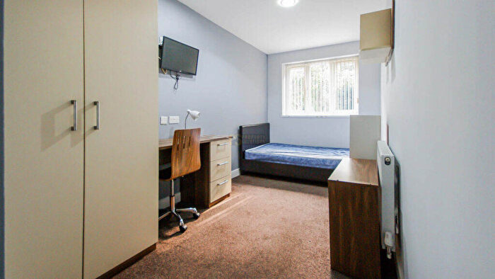 1 Bedroom Terraced House To Rent In Bournbrook Road, Selly Oak, Birmingham, B29