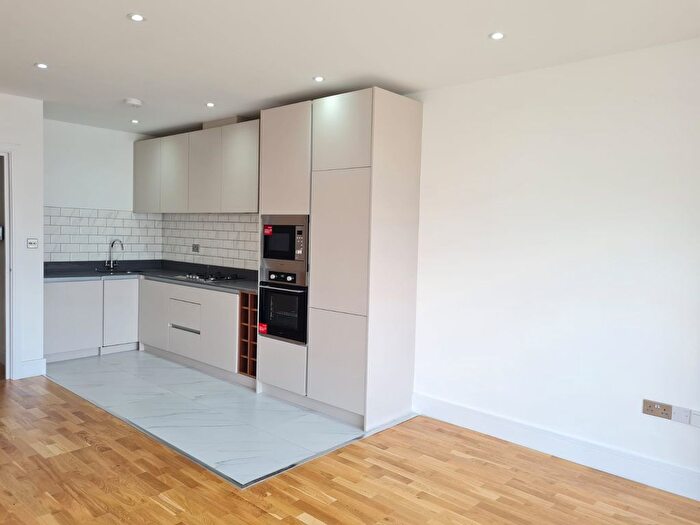 1 Bedroom Flat To Rent In Hounslow, TW3