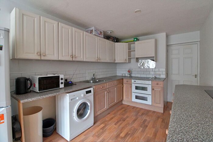 2 Bedroom Flat For Sale In Lower Meadow, Harlow, CM18
