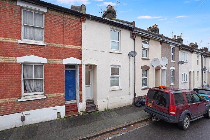 2 Bedroom Terraced House For Sale In Catherine Street, Rochester, ME1
