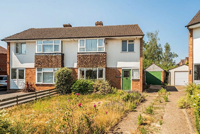 3 Bedroom Semi-detached House For Sale In Laggan Road, Maidenhead, SL6