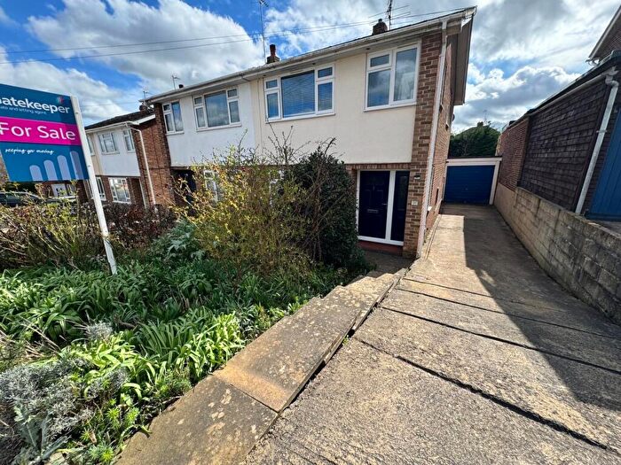 3 Bedroom Semi Detached House For Sale In Austin Drive, Banbury, United Kingdom, OX16