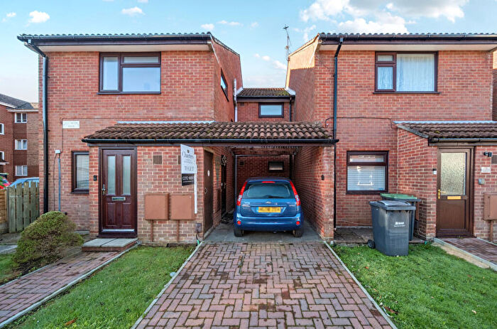 2 Bedroom Flat To Rent In Dillington House, Jubilee Road, Waterlooville, Hampshire, PO7