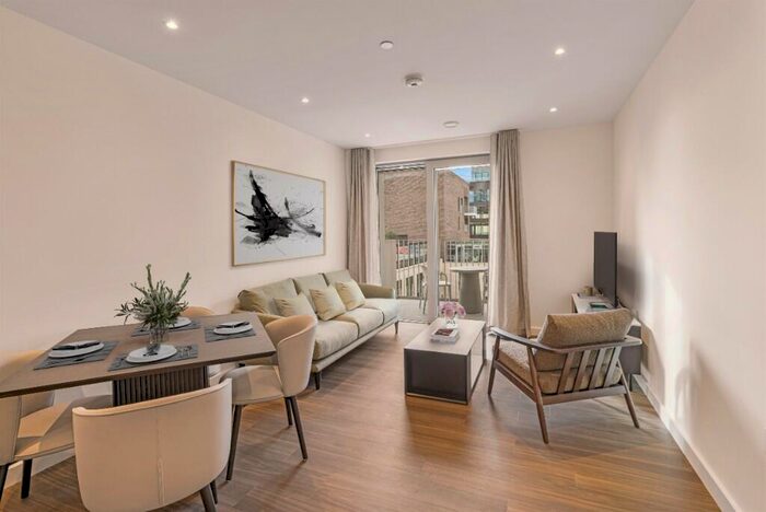 1 Bedroom Apartment To Rent In Nine Elms Lane, London, SW11