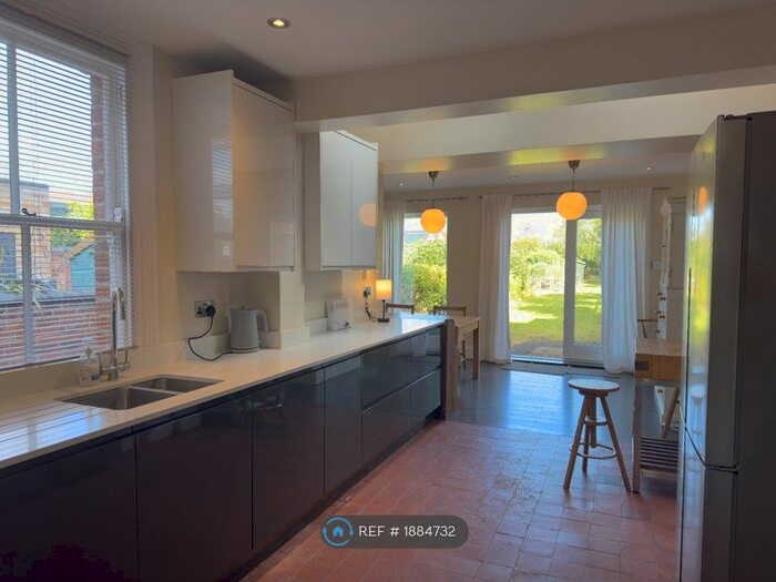 4 Bedroom Semi-Detached House To Rent In Windmill Road, Headington, Oxford, OX3