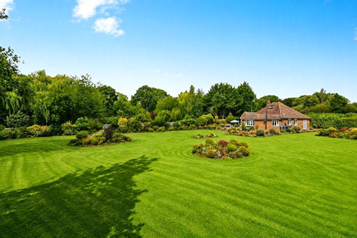 4 Bedroom Bungalow For Sale In Hammer Lane, Vines Cross, Heathfield, East Sussex, TN21