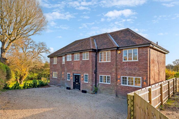 5 Bedroom Detached House For Sale In Burnham Avenue, Beaconsfield, HP9