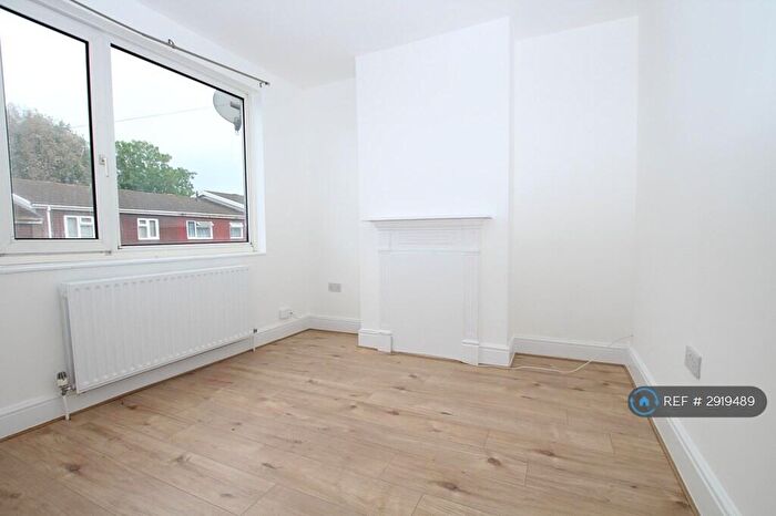 2 Bedroom Terraced House To Rent In Mount Road, Chatham, ME4