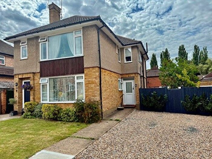 2 Bedroom Flat To Rent In Reynards Way, Bricket Wood, St. Albans, AL2