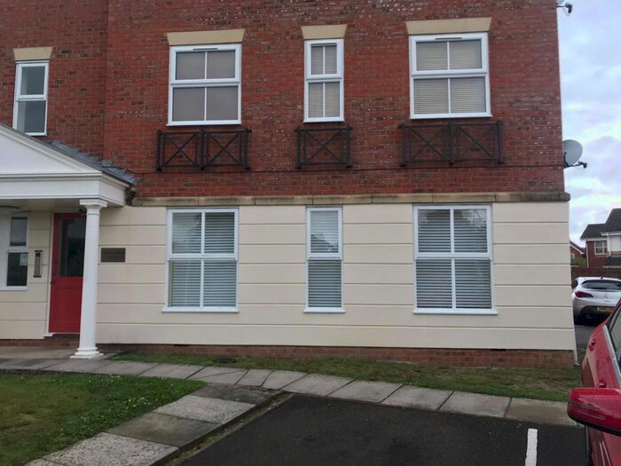 1 Bedroom Flat To Rent In Nicholas Gardens, Cippenham, Slough SL1