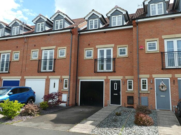 3 Bedroom Town House To Rent In Bridge Close, Church Fenton, LS24