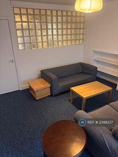 3 Bedroom Flat To Rent In Sandyford Place, Glasgow, G3