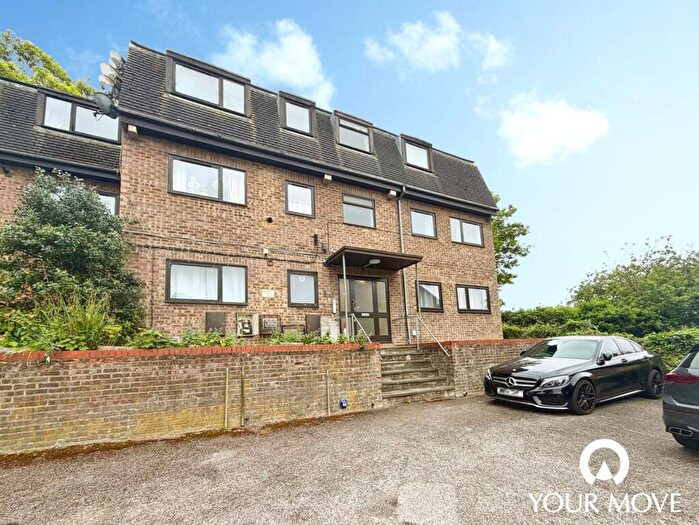 2 Bedroom Flat To Rent In Berkeley Mount, Old Road, Chatham, Kent, ME4