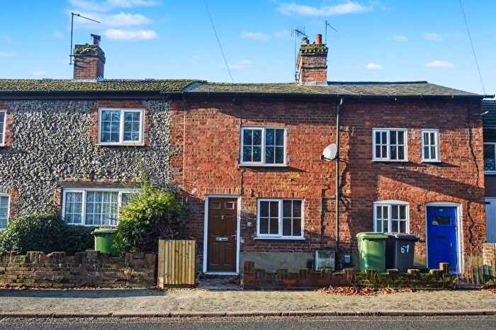 2 Bedroom Terraced House For Sale In Hackwood Road, Town Centre, RG21