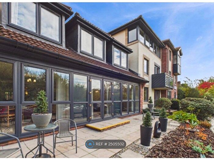 1 Bedroom Flat To Rent In Mere Court, Knutsford, WA16