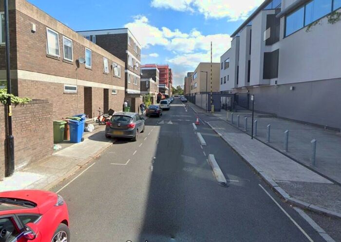 3 Bedroom Semi-Detached House To Rent In Mina Road, London, SE17