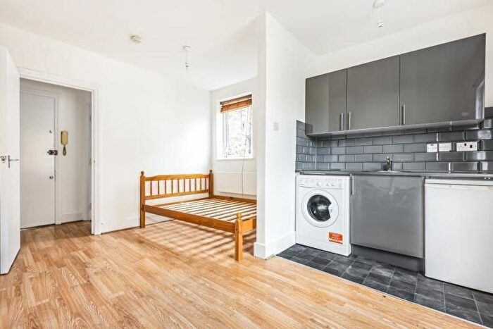 Studio To Rent In Dalling Road, Hammersmith, W6