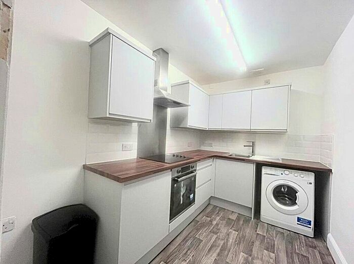 2 Bedroom Flat To Rent In Alexandra Road, Mutley, Plymouth, PL4