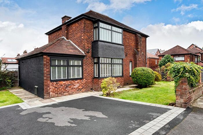 3 Bedroom Detached House For Sale In Acorn Avenue, Gee Cross, Hyde, SK14