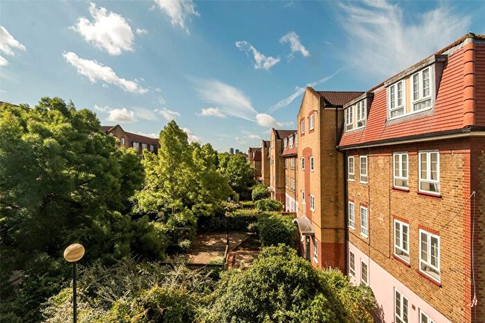 1 Bedroom Apartment For Sale In Memorial Avenue, London, E15