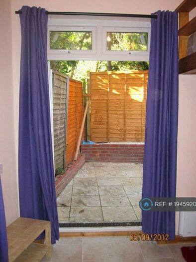 Studio To Rent In Mountfield Road, London, N3