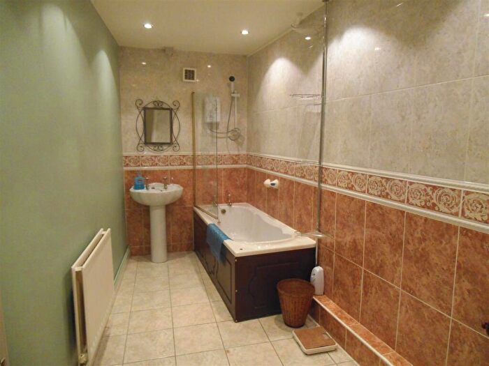 2 Bedroom Apartment To Rent In St Thomas Crescent, City Centre, NE1