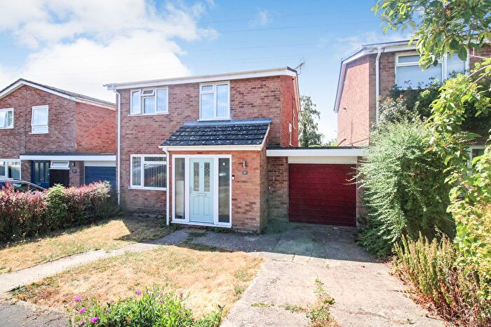 4 Bedroom Link Detached House For Sale In College Drive, Bedford, MK44