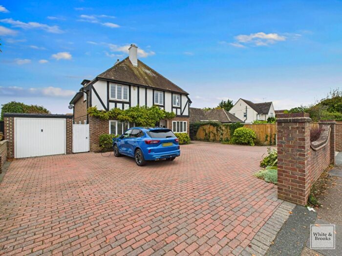 4 Bedroom Detached House For Sale In Downview Road, Felpham, PO22
